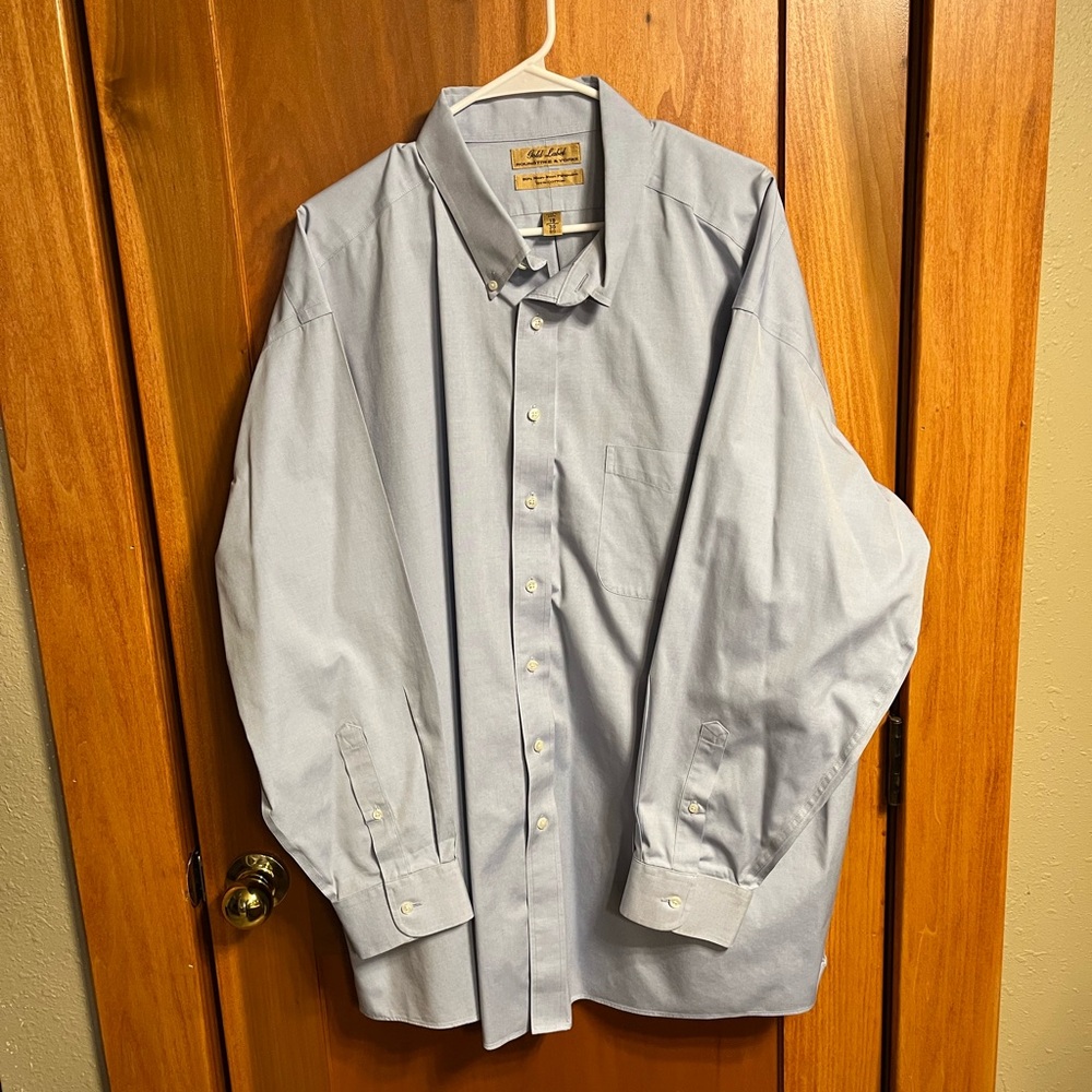 Roundtree & Yorke Gold Label Light Blue Dress Shirt
